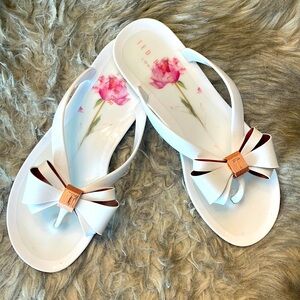 Ted Baker adorable bow detail white sandals